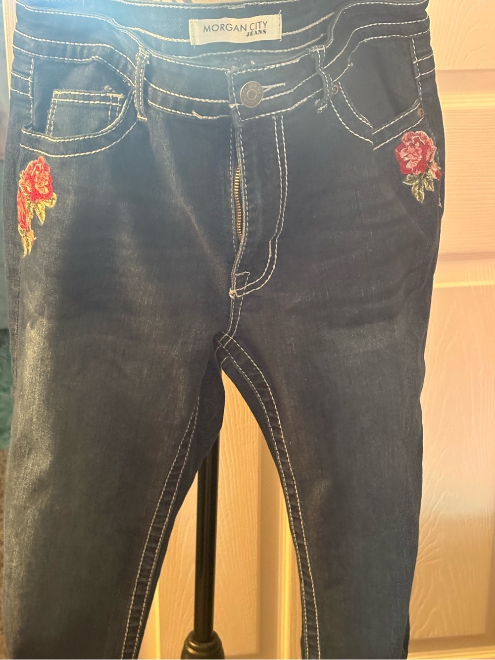 Women’s Dark Blue Embroidered Skinny Capri style Jeans